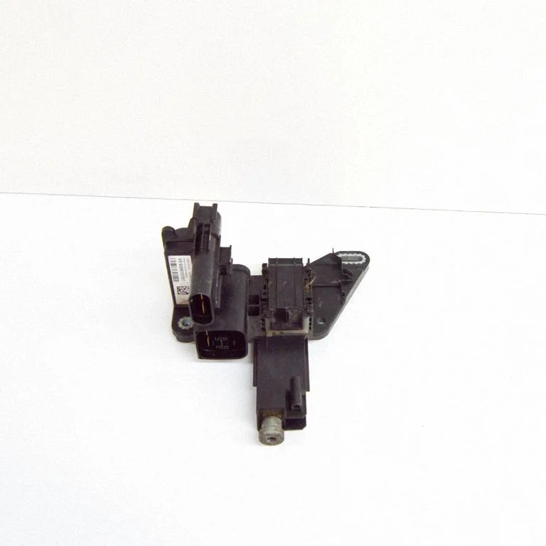 Vooluregulaatori relee – BMW 3-seeria F30 F35 F31 (2012-2018)