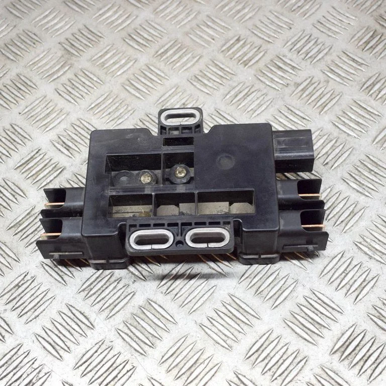 Strāvas izlīdzināšanas relejs KPLA14M726FA