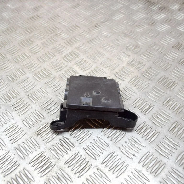 Strāvas izlīdzināšanas relejs 4G0937517