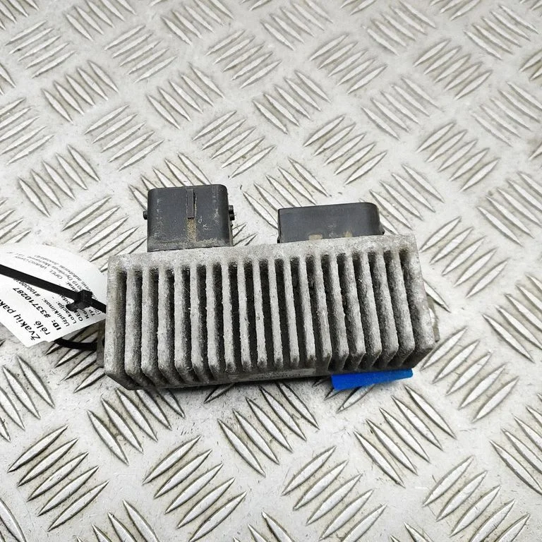 Kvēlsveču priekšuzsildes relejs 271206395R