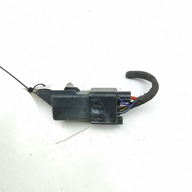 Kvēlsveču priekšuzsildes relejs 0522120504