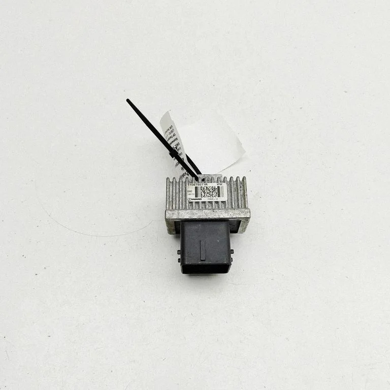 Eelsüüteküünalde relee 110678071R – Renault Master III (2010-2024)