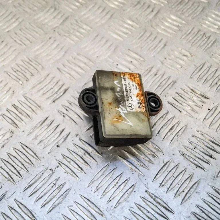 Glow plug pre-heat relay – Mercedes-Benz Sprinter W906 (2006-2018)