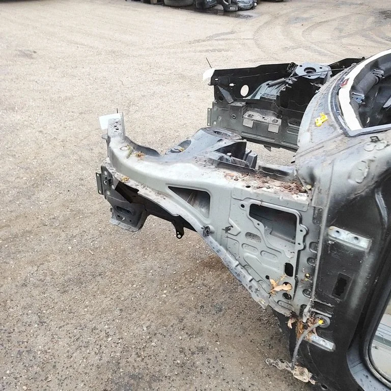 Front quarter panel – left