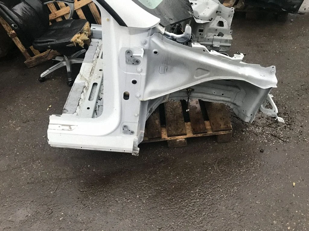 Front quarter panel – right
