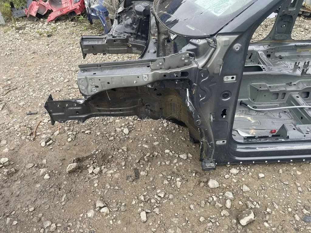 Front quarter panel – left