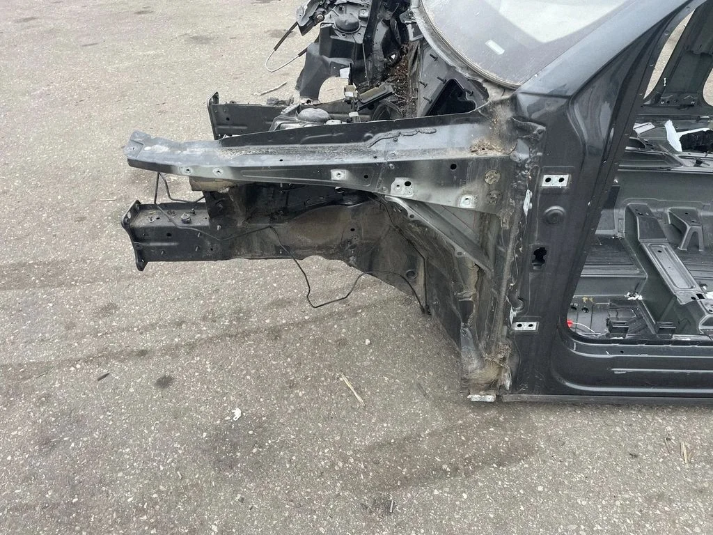 Front quarter panel – left