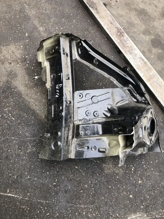 Front quarter panel – right