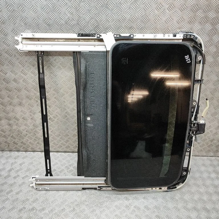 Katuseluugi komplekt 6320330230