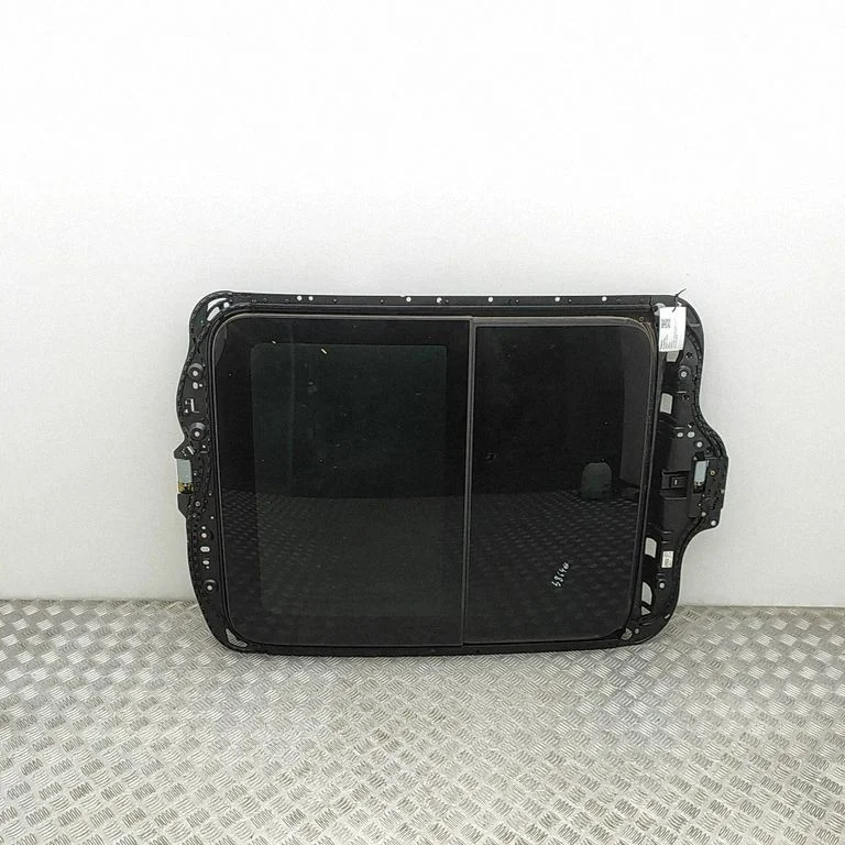 Katuseluugi komplekt – Maserati Levante (2017-)