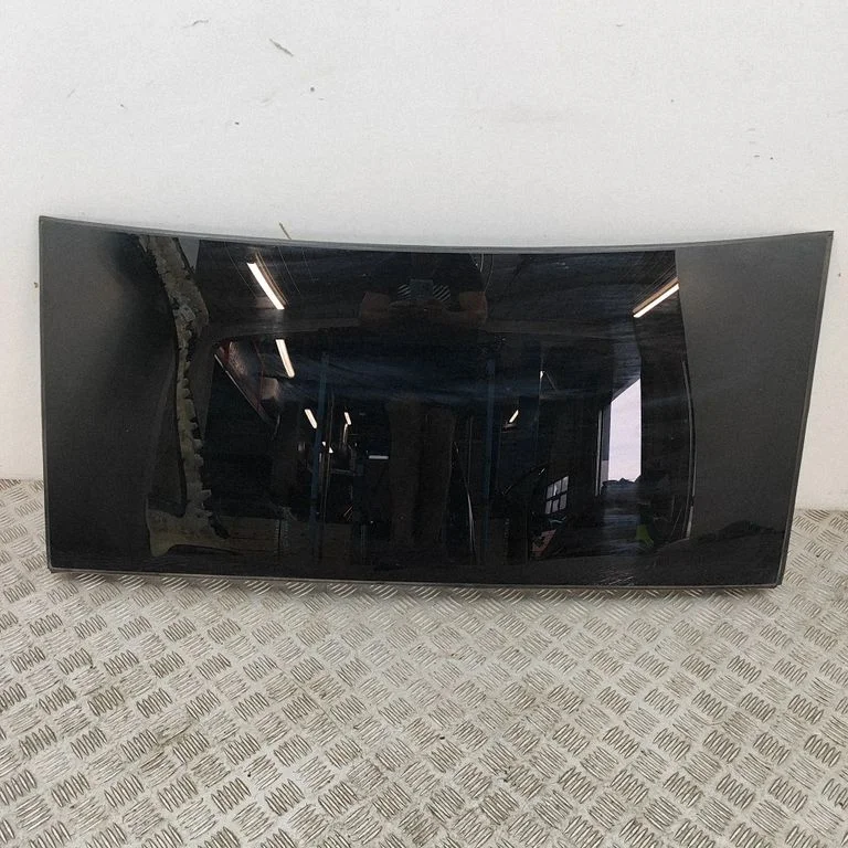 Katuseluugi komplekt – Tesla Model Y (2020-)