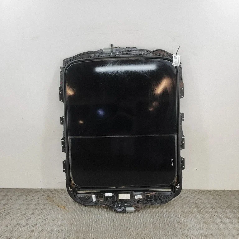 Sunroof set 4M8877041M – Audi RS Q8 (2019-)