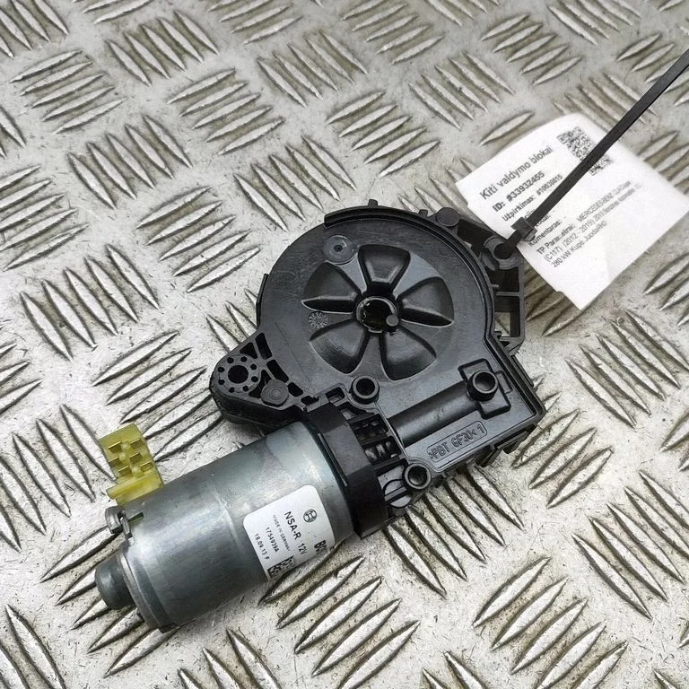 Sunroof motor/actuator – Mercedes-Benz CLA-Class C117 X117 W117 (2013-2019)