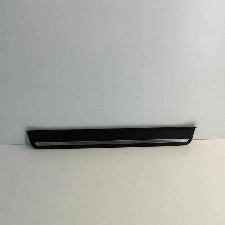 Front sill trim cover 85883CV500