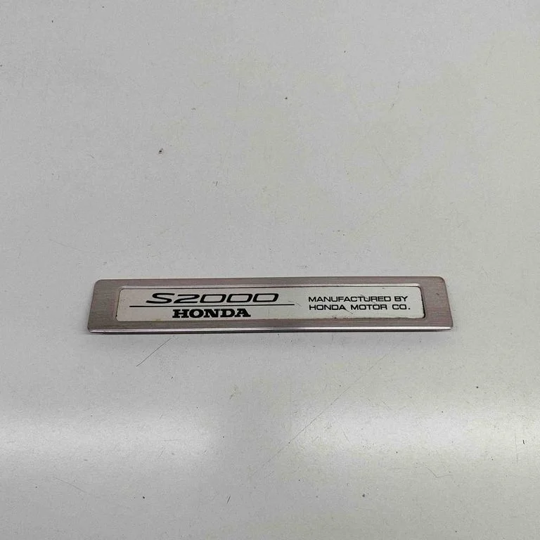 Priekinio kėbulo slenksčio apdaila