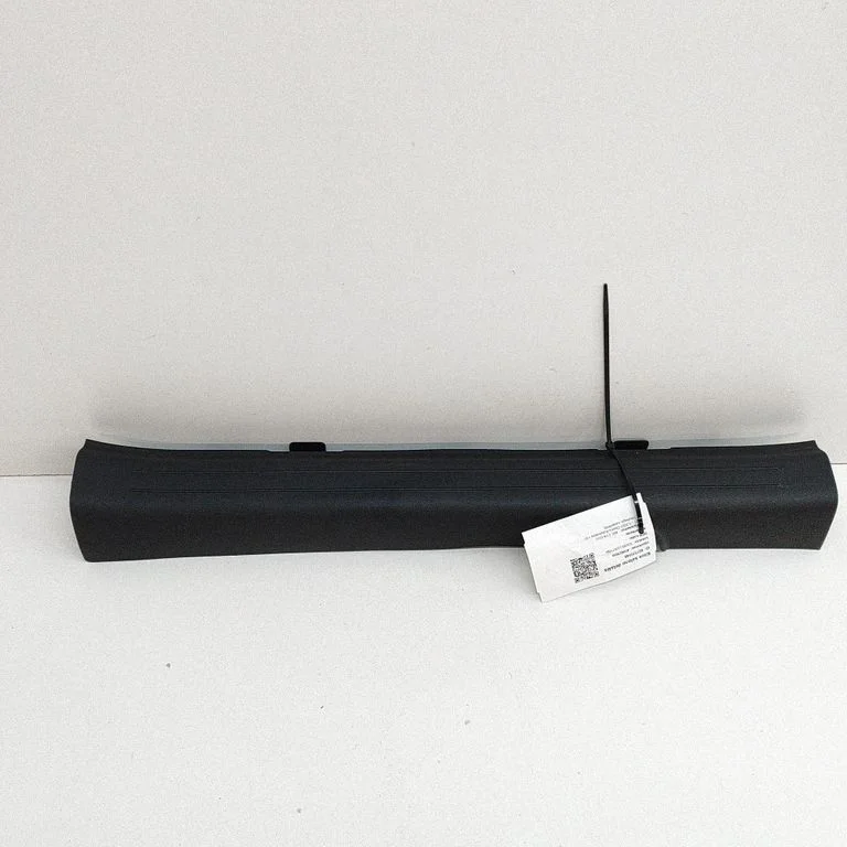 Front sill trim cover 85880CV000