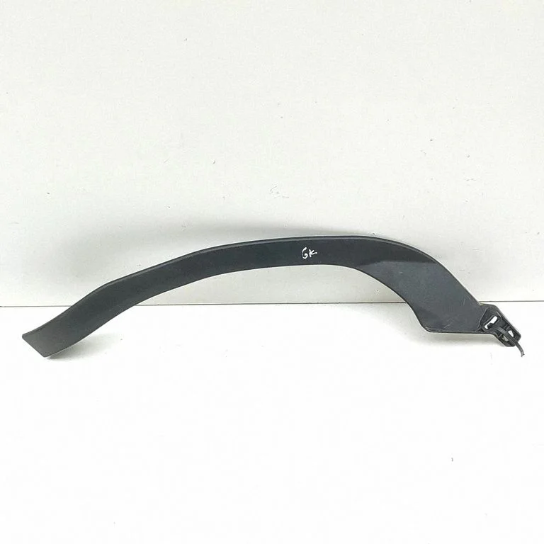 Rear arch trim 119436A1
