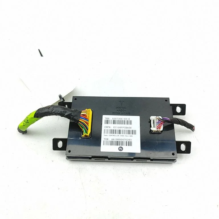 Panel sterowania klimatyzacją / nawiewem 600736600E