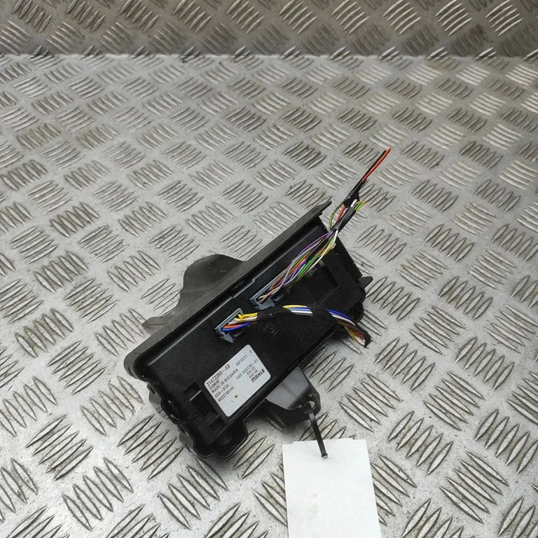 Gaisa kondicioniera/klimata/sildītāja vadības bloks (salonā) 31472269