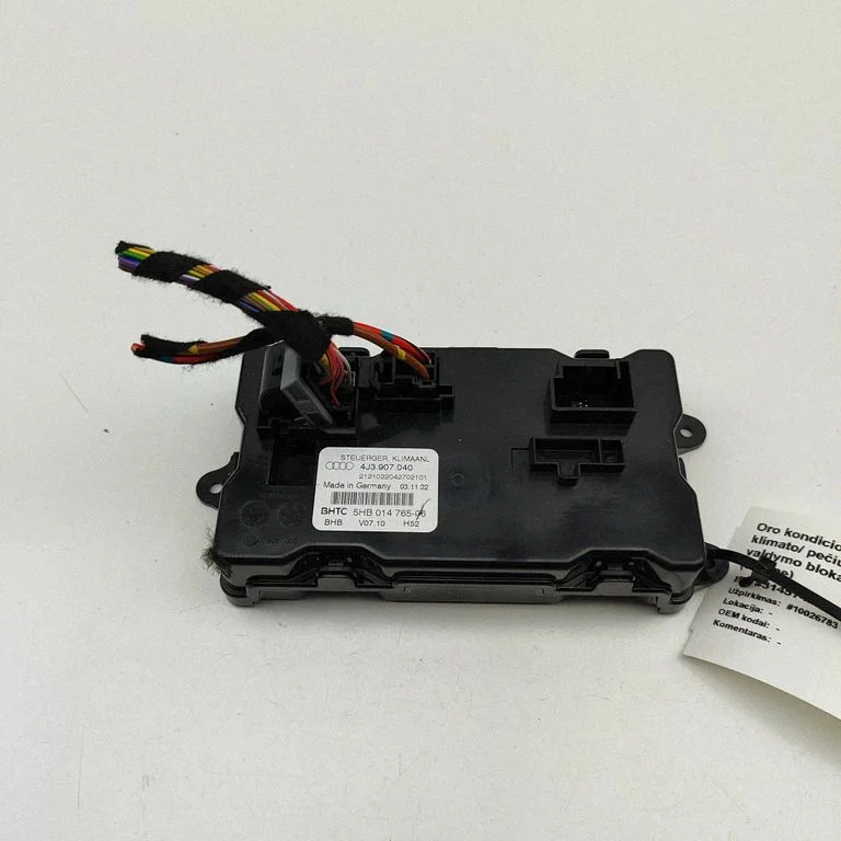 Panel sterowania klimatyzacją / nawiewem 4J3907040