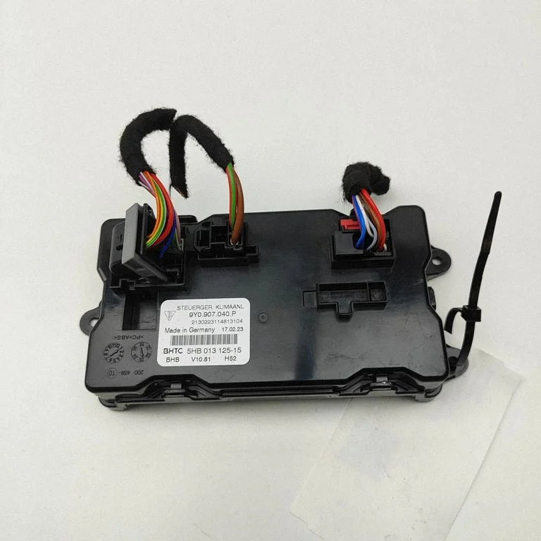 Kliimaseadme/kütte juhtplokk (salongis) 5GB01312515