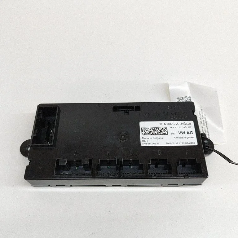 Gaisa kondicioniera/klimata/sildītāja vadības bloks (salonā) 5HB014362