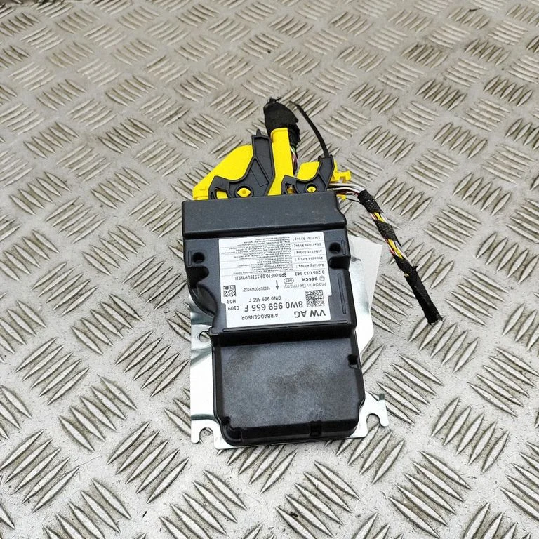 Drošības spilvenu vadības bloks – Audi A4 S4 B9 (2015-2019)