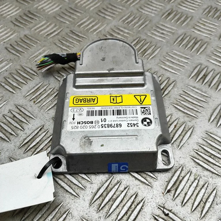 Drošības spilvenu vadības bloks 0265020825
