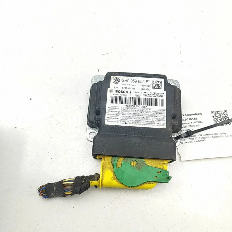 Airbag control unit/module – Volkswagen Amarok (2010-2020)