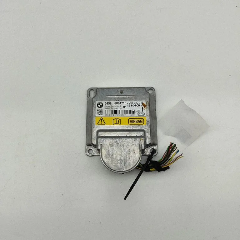Drošības spilvenu vadības bloks 6864210