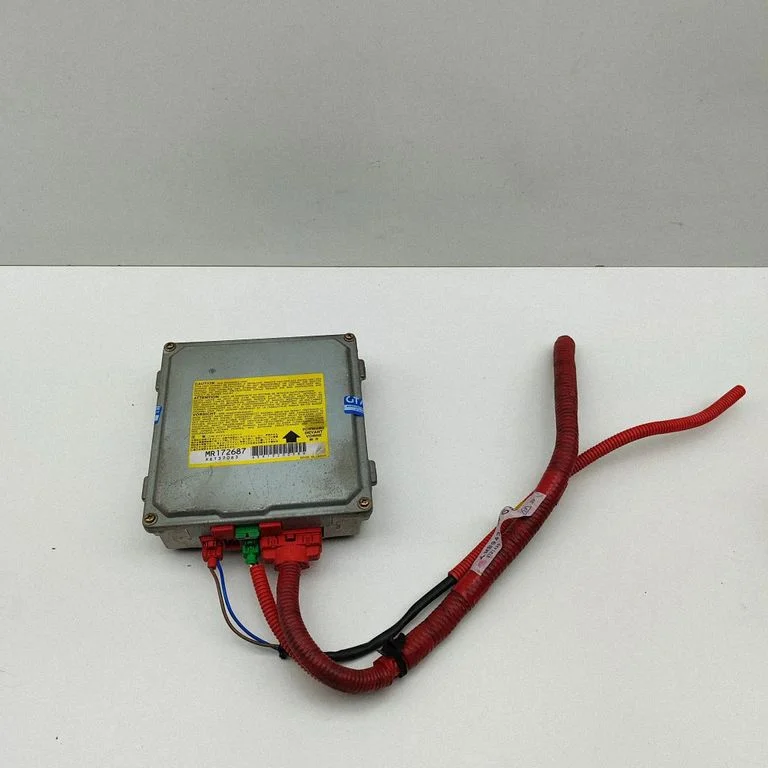 Drošības spilvenu vadības bloks X6T37083