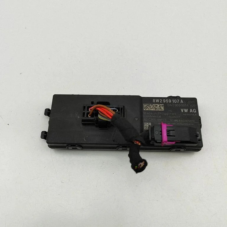 Sterownik klapy bagażnika 8W2959107A