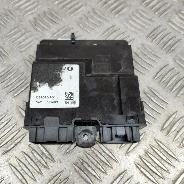Bagāžnieka vāka vadības bloks C81045106