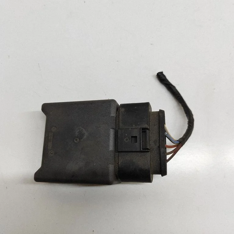 Degvielas sūkņa vadības bloks 5Q0906093A