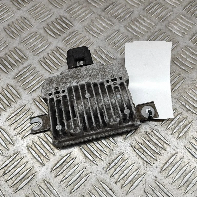 Degvielas sūkņa vadības bloks – Volvo S60 (2011-2013)