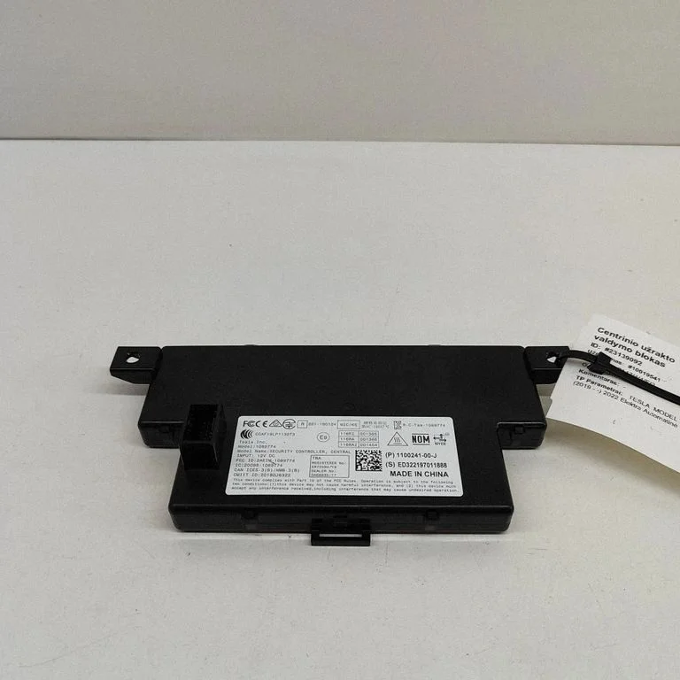 Centrālās slēgšanas vadības bloks – Tesla Model Y (2020-)