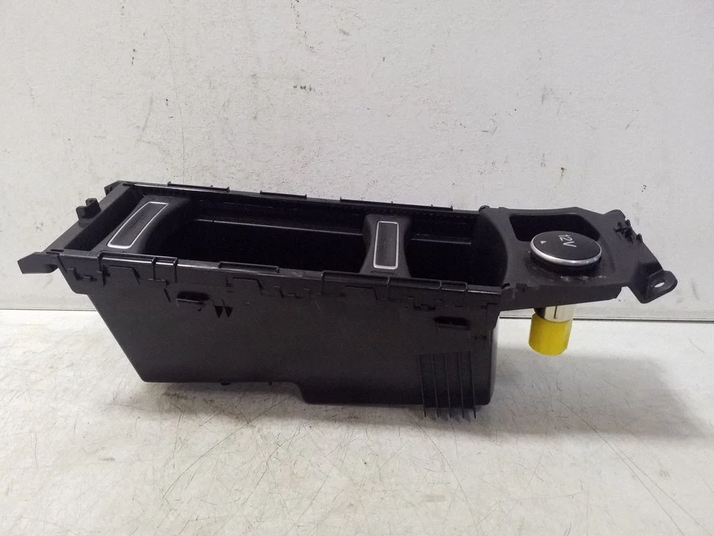 Cup holder front F1CBR13560ABW