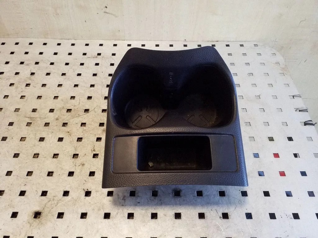 Topsihoidik (eesmine) – Nissan X-Trail T32 (2014-2021)