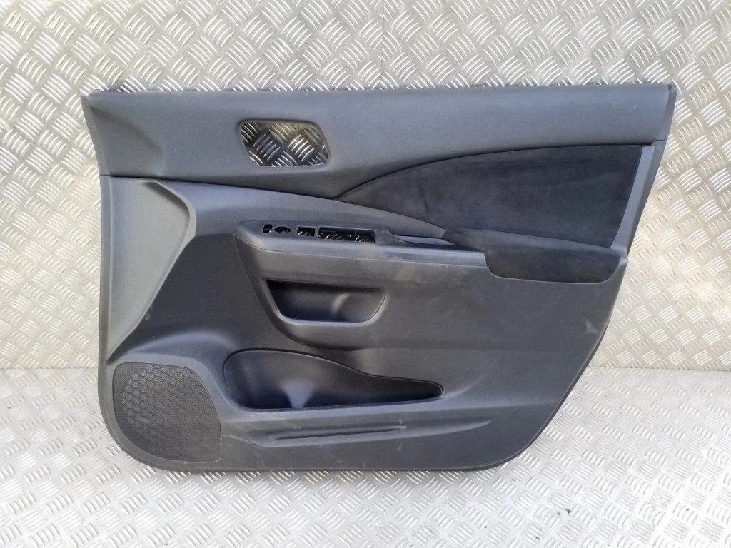 Eesmiste uste sisevooder – Honda CR-V (2013-2016)