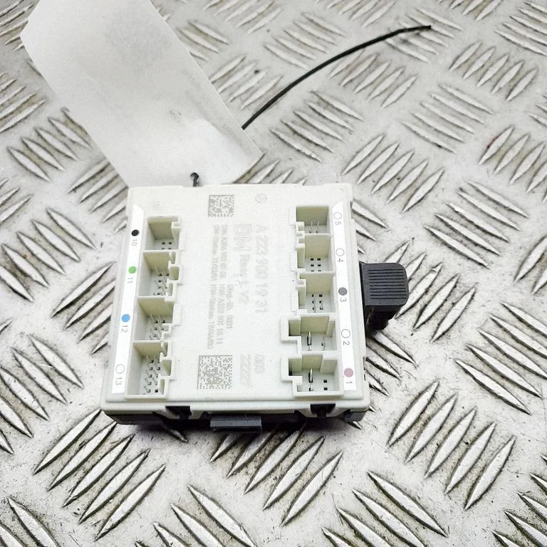 Durvju elektronikas vadības bloks A2069028305