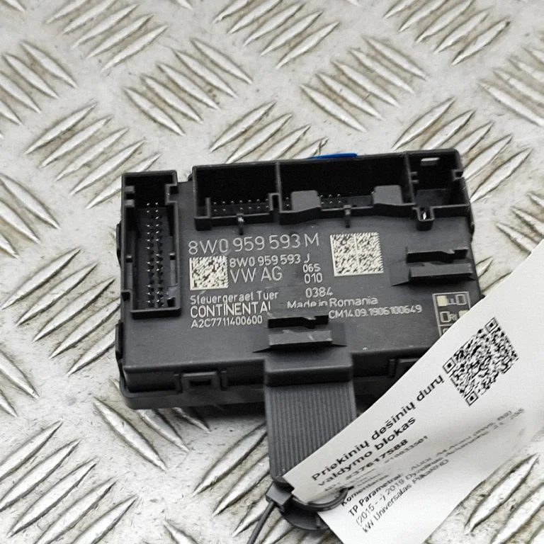 Durvju elektronikas vadības bloks 8W0959593J