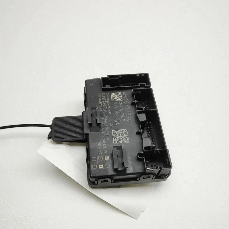 Door control unit/module 4M0959793P