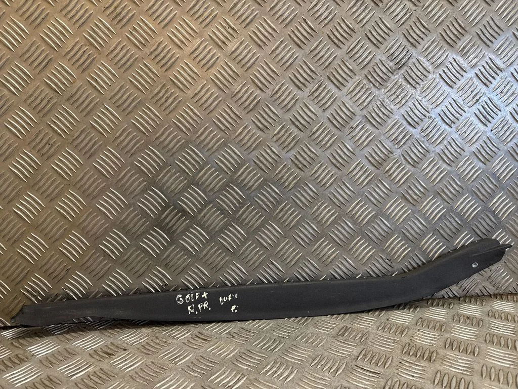Muu eesmise ukse viimistluse osa – Volkswagen Golf Plus (2005-2013)