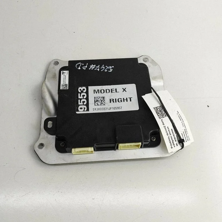 Durvju elektronikas vadības bloks 105018300E