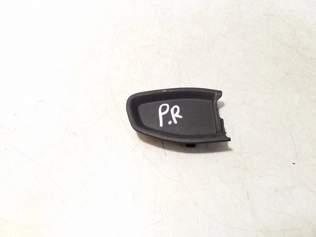 Other front door trim element 735604106
