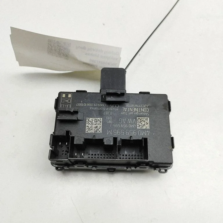 Durvju elektronikas vadības bloks 4M0959595J