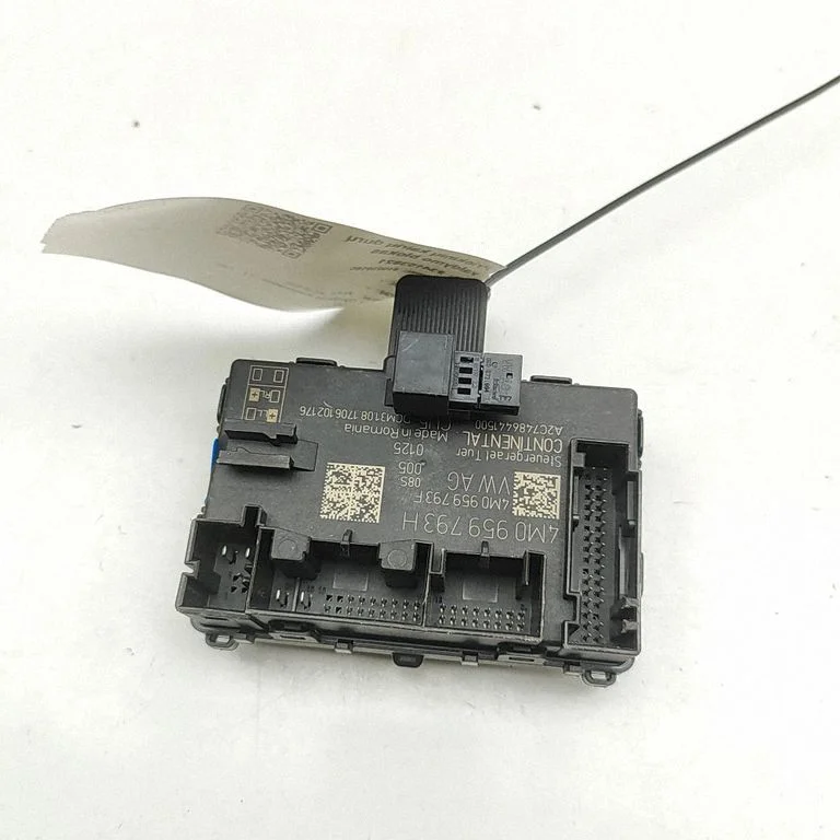 Durvju elektronikas vadības bloks 4M0959793F