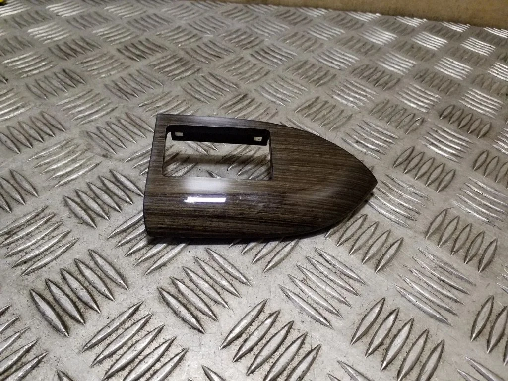 Other front door trim element DK6M237B63