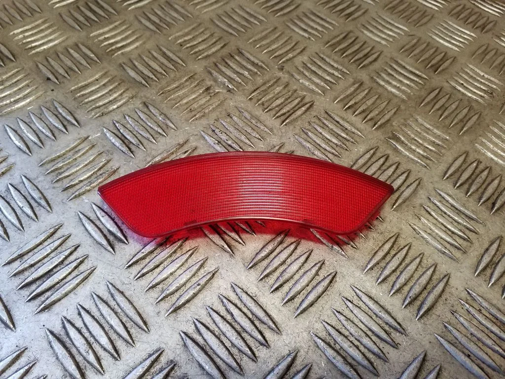 Other front door trim element – left