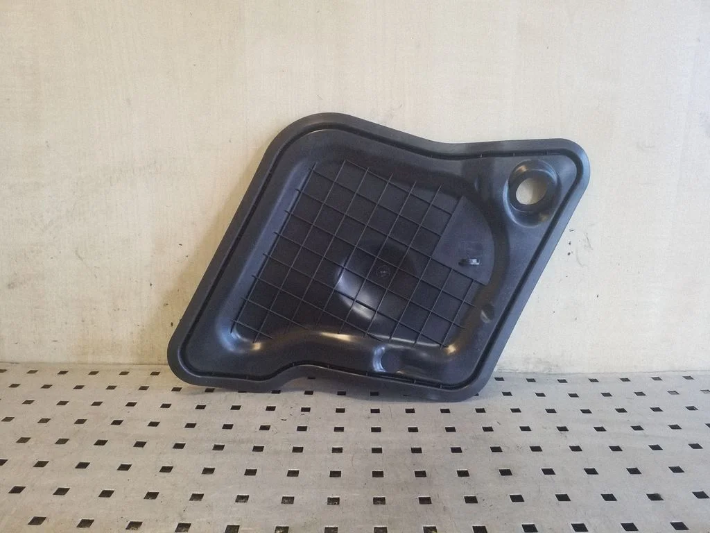Other front door trim element 8T0837915B